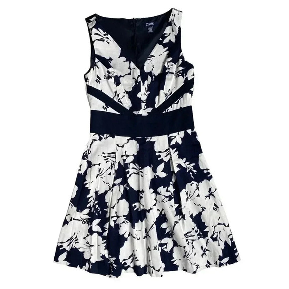 Chaps Floral Navy and White V-Neck Bodice Bust Fit & Flare Pleated Skirt Dress 4 - Picture 3 of 11